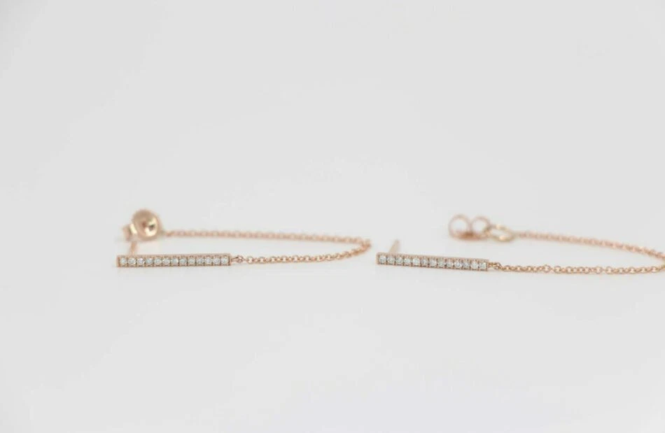 Pendiente colgante de cadena de barra de diamantes de oro macizo de 14K hecho a mano de oro de Navidad. Foto 3 de 4