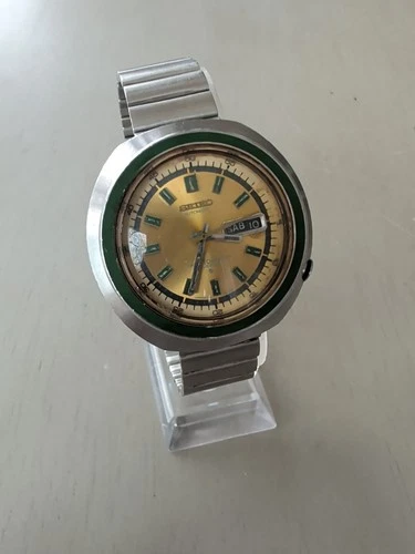 Seiko UFO 6106-6439 Oversize 43mm EUC diver  vintage 70s 8 " Band Automatic Runs