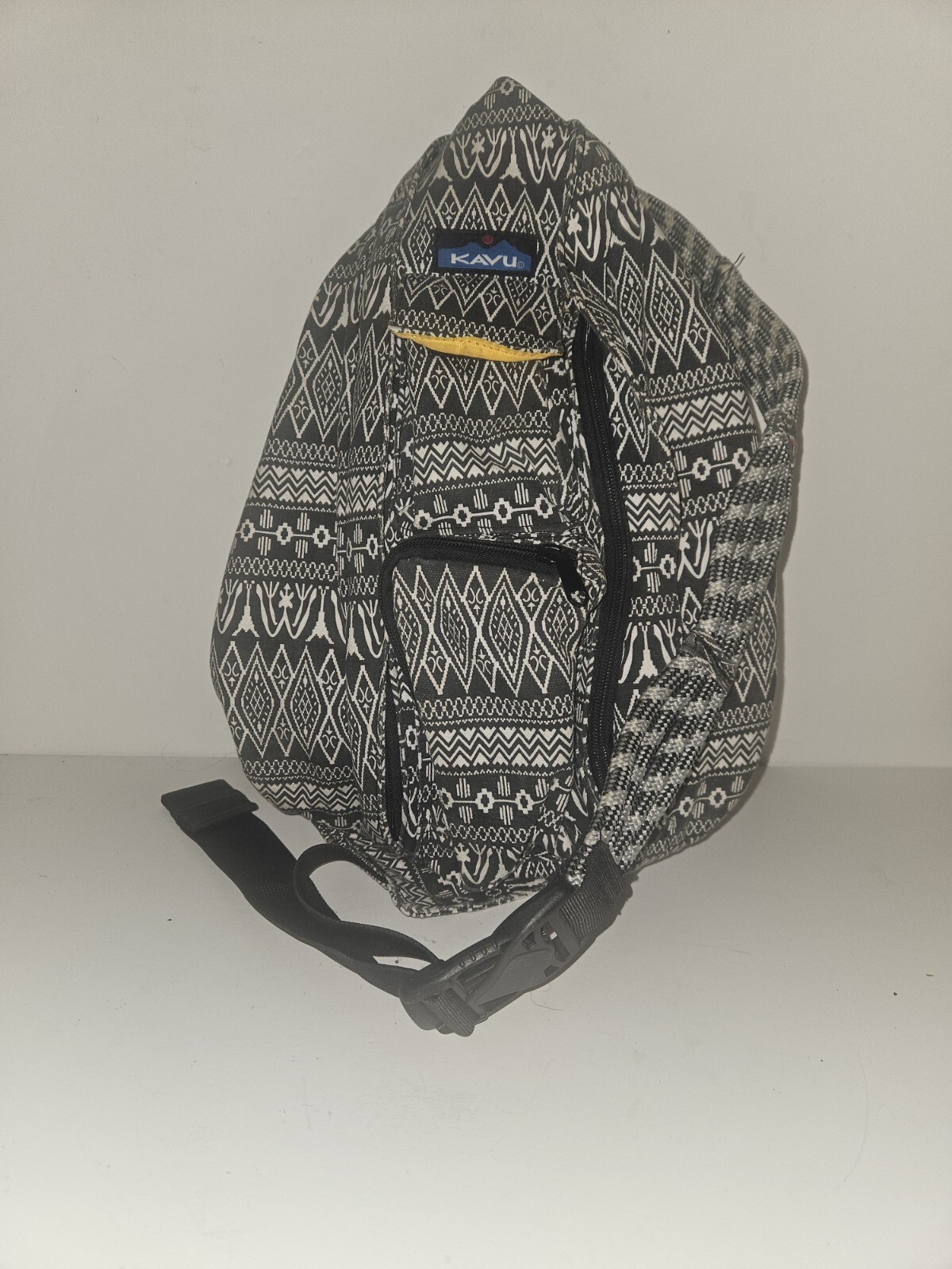EUC Kavu Sling Rope Bag Geometric Aztec Tribal Boho Adjustable Backpack Black