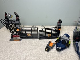 LEGO Agents: Speedboat Rescue 8633 99.99% Complete + 8634 Turbo Car Chase Parts