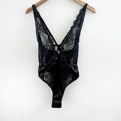FREDERICK'S OF HOLLYWOOD Lace Thong Bodysuit Size S/M