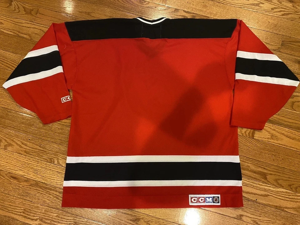 Vintage 1990s New Jersey Devils NHL Men’s XXL Hockey Jersey CCM Air-Knit MIC Red - Image 4 of 4
