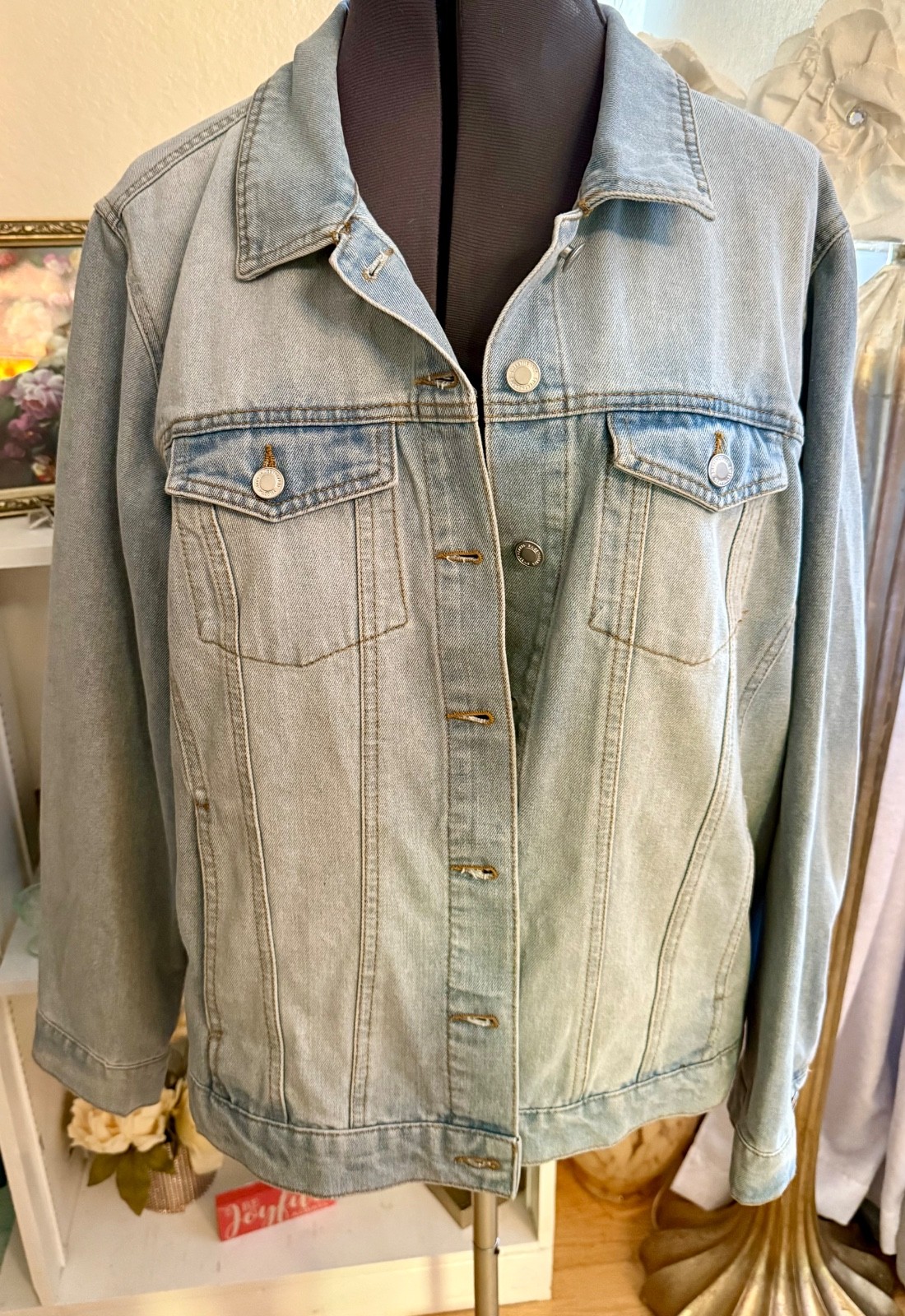 SWEETHEART LA 2X FRINGE BUTTON UP DENIM JACKET IN LIGHT WASH