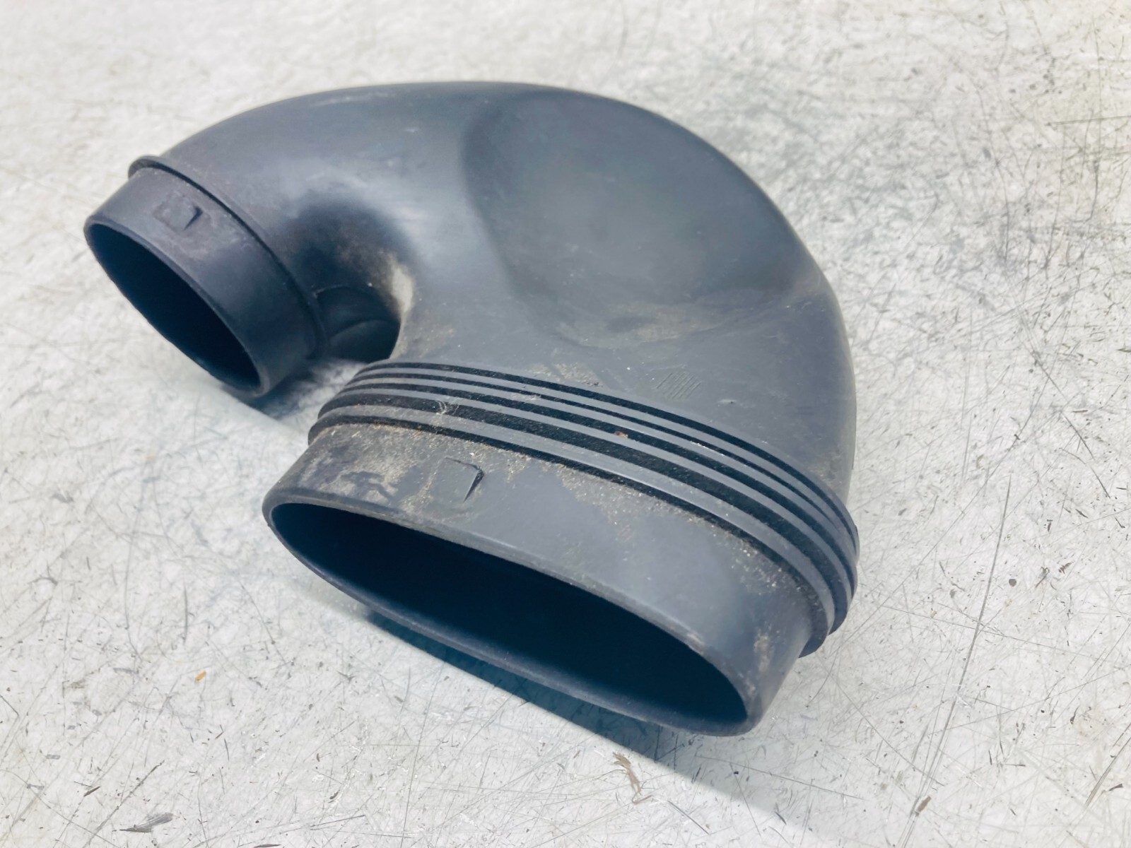 Audi Q3 2013 Diesel 125kw Air Intake Hose Pipe 8U0129618 Fau128 