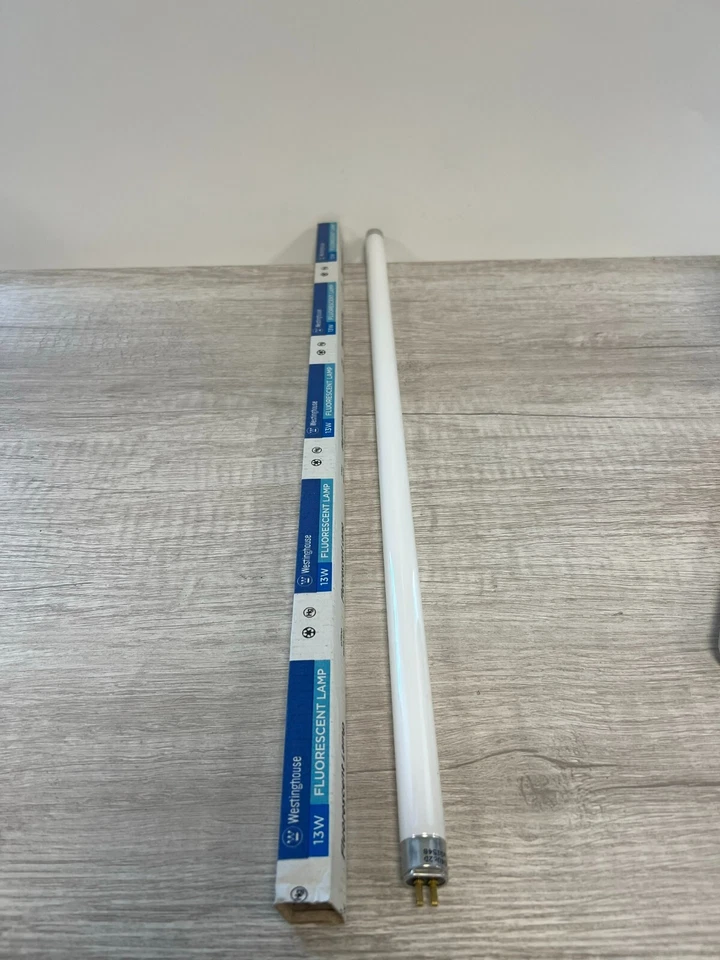 Westinghouse 13W 07500 F13T5/CW Fluorescent Lamp 21" Long Cool White - Image 2 of 3