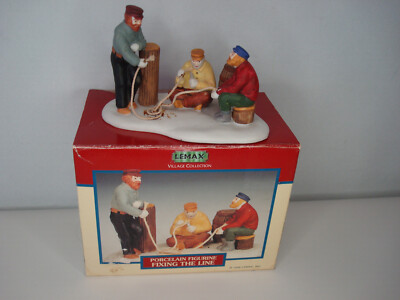 LEMAX  ''FIXING THE LINE'' VILLAGE COLLECTION VINTAGE 1998 IN ORIGINAL BOX