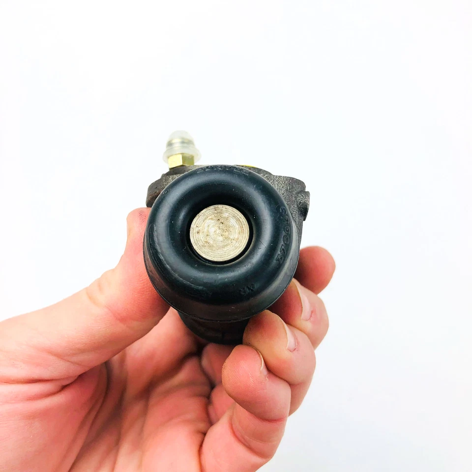 Renault 7701365519 Wheel Cylinder OEM NOS for Jeep by Bendix Foto 3 de 4