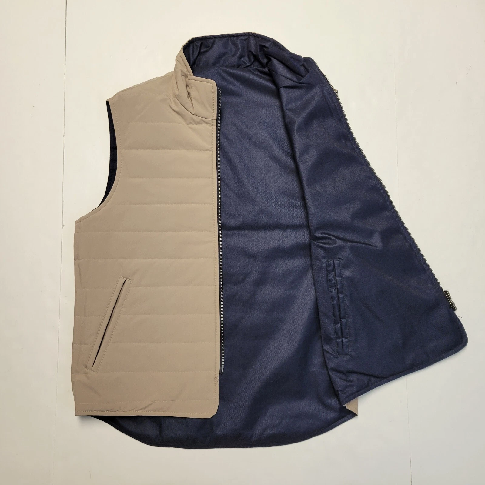 HAGEN CARMEL Beige & Navy Blue Reversible Quilted Tech Vest Men's Size XL NWT