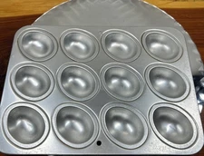 Wilton Petite Easter Egg Cake #2105-4794 Mold 1993 Makes 12 CakesOr Cake Pops