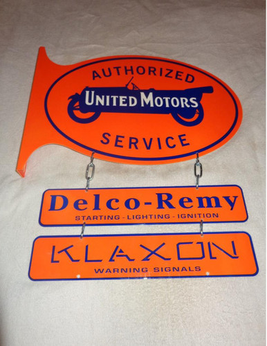 VINTAGE UNITED MOTORS SERVICE 23" DOUBLE SIDED 3-PC PORCELAIN METAL FLANGE SIGN!