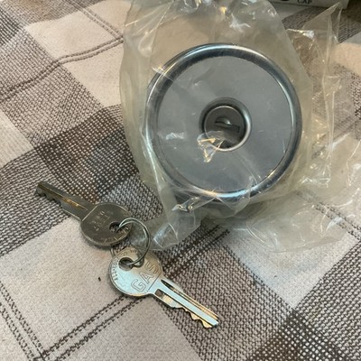 NOS STANT  G780 Locking Fuel Tank Cap Gas Cap & Keys Vintage Chrome