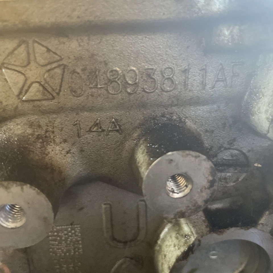 Culata lateral izquierda Dodge, Chrysler, Jeep y Ram 3,6 L 04893811AF Foto 2 de 2