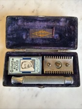 Antique Gillette Pocket Edition Razor In Silver Floral Case w Blue Blade