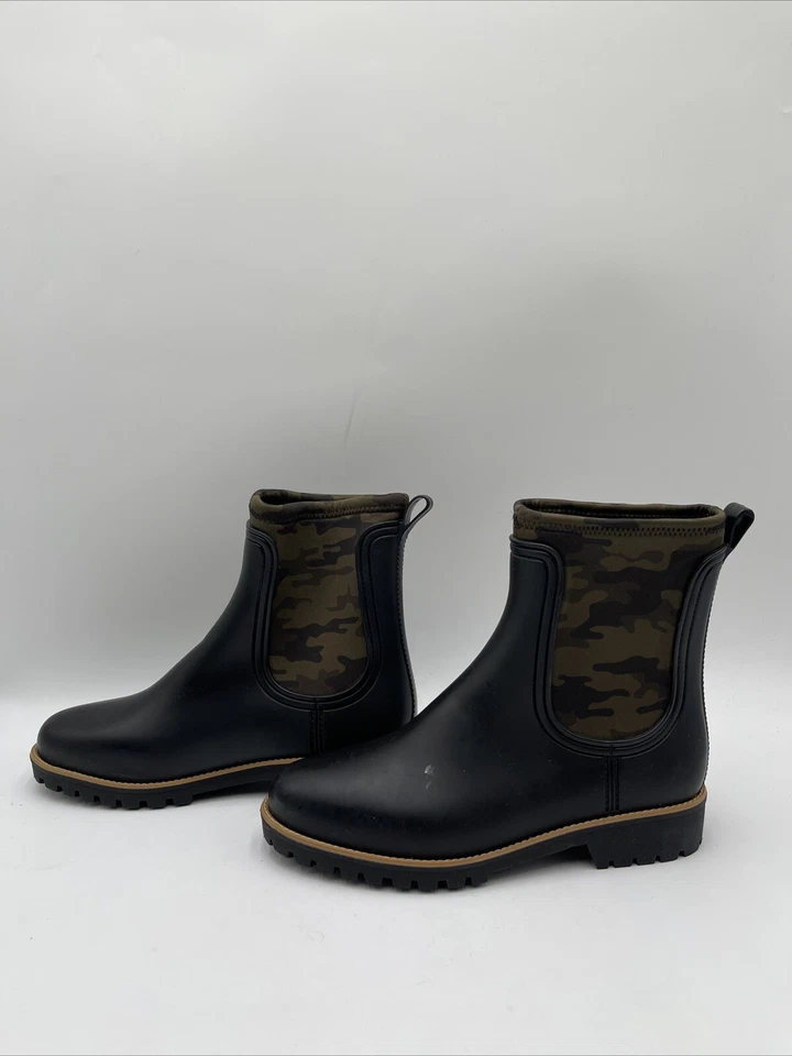 Bernardo ZORA Black Rubber/Camo Round Toe Pull On Ankle Boots Women’s Size 8 - Image 3 of 4