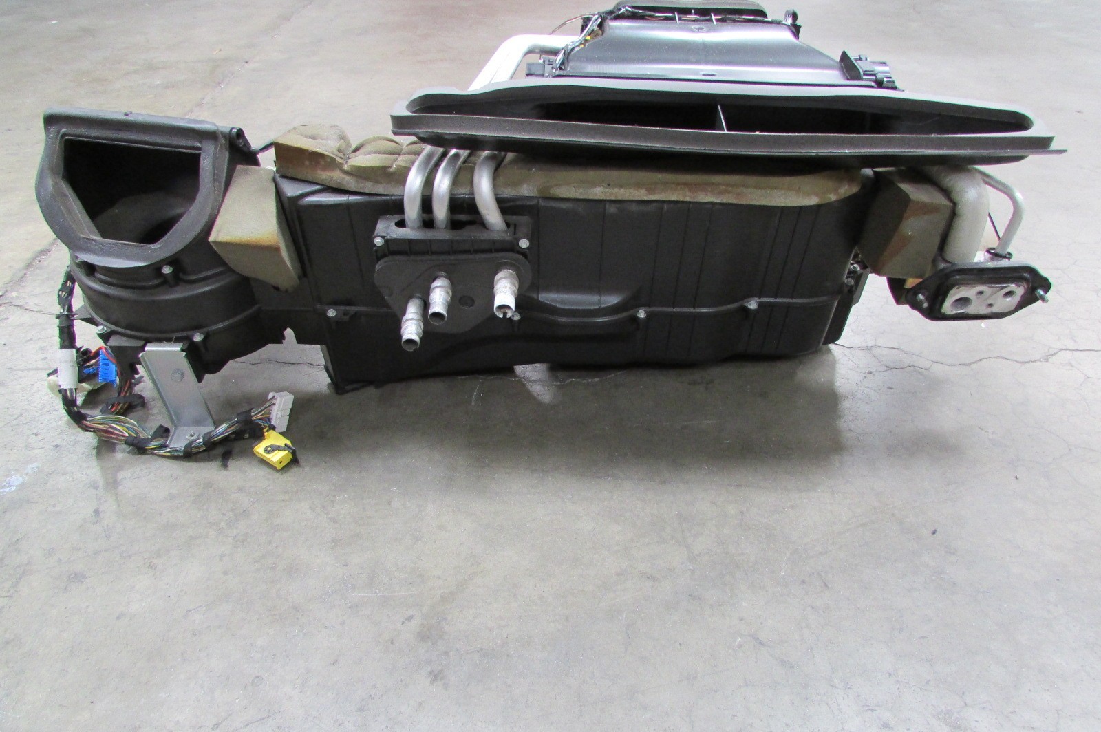 Maserati Quatrroporte, Air Conditioning Evaporator Unit, Used, P/N 68462300