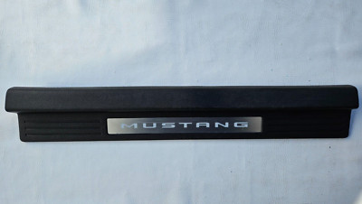 2010-2014 FORD MUSTANG PASSENGER RH LIGHTED DOOR SCUFF SILL PLATE BLACK