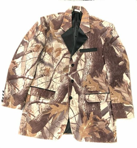 Realtree Hardwoods Camoflauge Tuxedo 