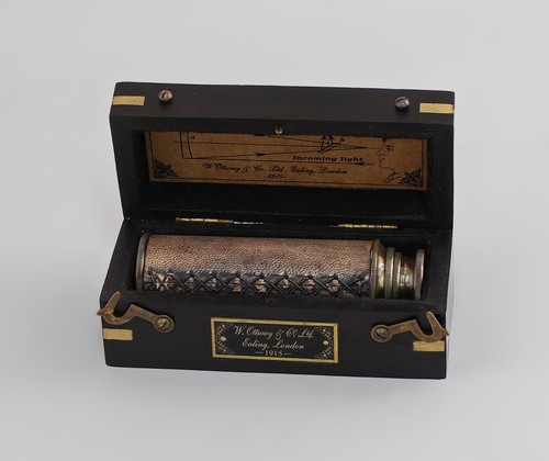 9977567-d Fernrohr Messing/Leder ausziehbar in Holzschatulle vintage L13cm - Picture 2 of 5