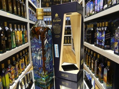 Johnnie Walker Blue Label Limited Edition Celebrating the Year of the Dog 2018