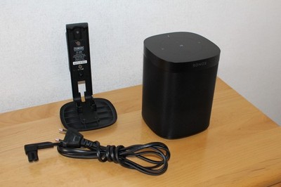 Sonos One Generation 2 WLAN Wi-Fi Hi-Fi Lautsprecher mit Flexson Wandhalterung