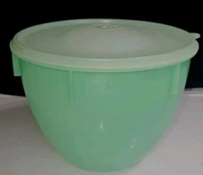 Vintage Tupperware 679-11 Jadite Green Crisp It Lettuce Keeper w/Lid