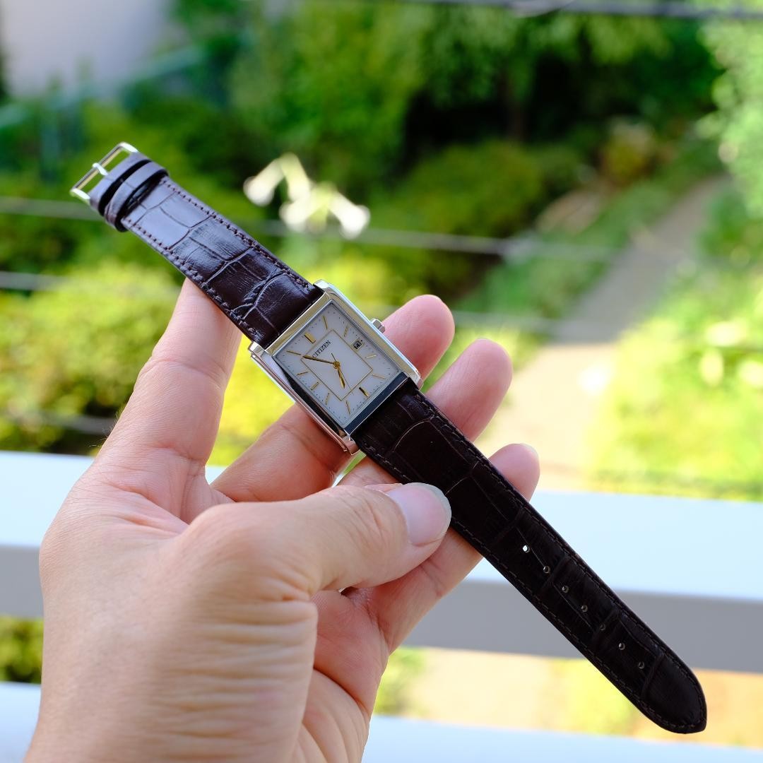 Citizen Tank Eco Drive Rectangular Wristwatch Tim… - image 5