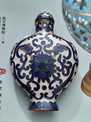 清乾隆景泰蓝珐琅彩抱月瓶式鼻烟壶Antique Qianlong Cloisonne Green