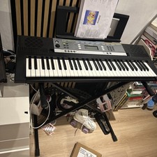 Pre-owned Yamaha YPT-240 Digital Keyboard 61 Keys - Complete & Working +Stand