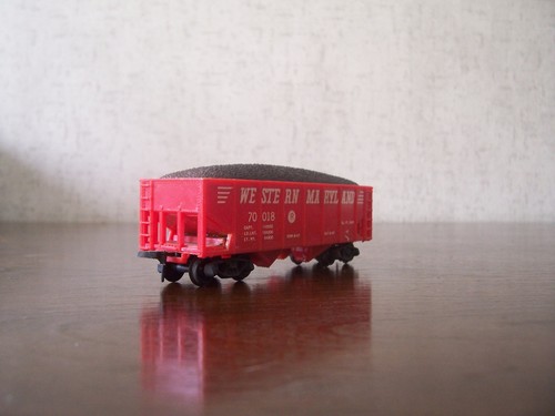 VINTAGE HO SCALE MAR TRAIN OPEN HOPPER Kohlewagen WM 70018 WESTERN MARYLAND MIT LADUNG - Bild 2 von 2