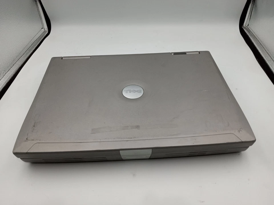 Dell Latitude D810 Intel Pentium M 1.73GHz 1GB RAM 60GB HDD Windows XP -RR - Image 3 of 4