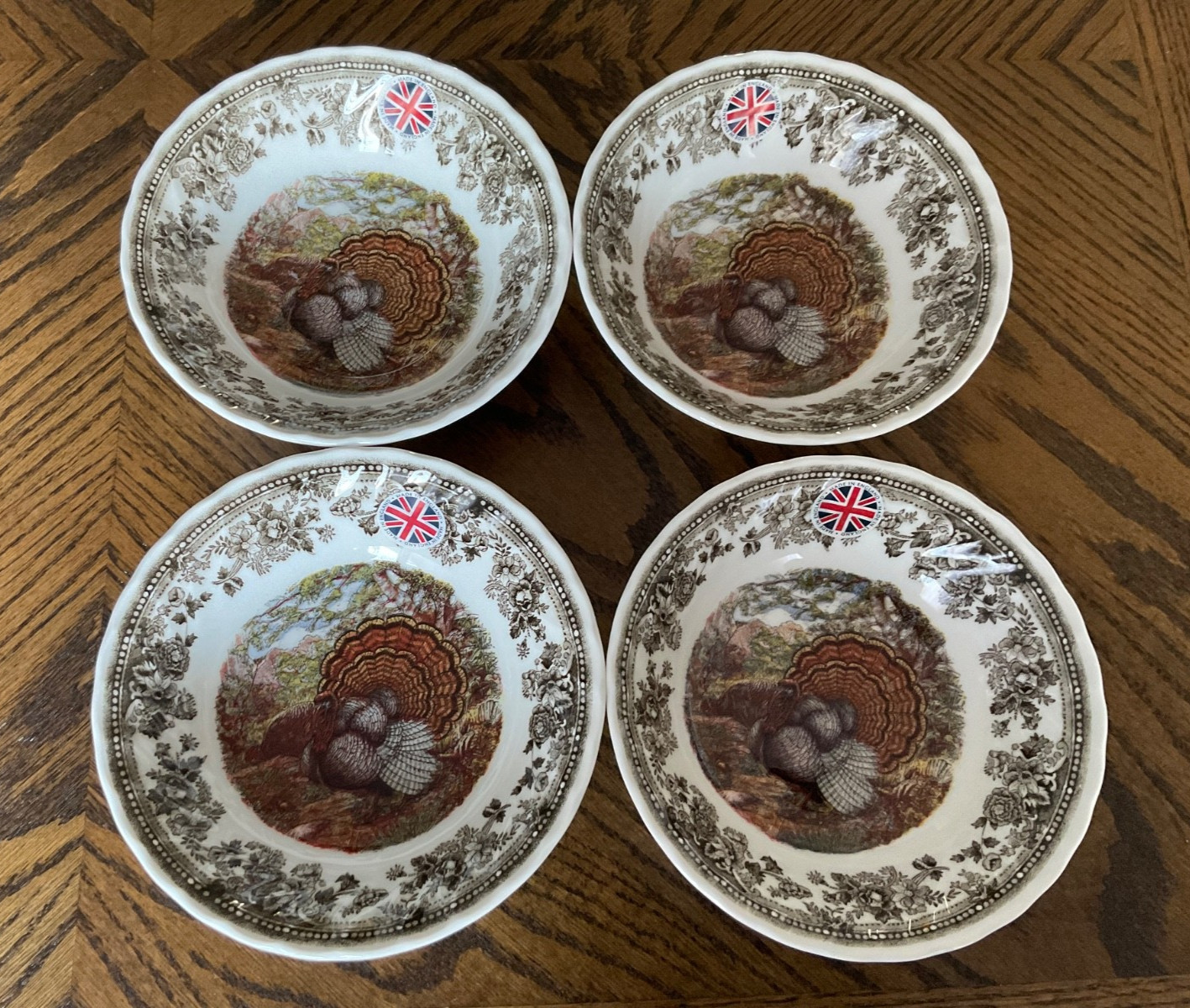 Queen's Majestic Beauty 4 Cereal Bowls & Round Serving Bowl Turkey Unused