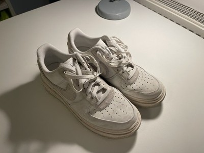 Nike Air Force 1 Luxe Sneaker
