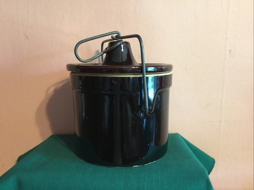 Vintage Stoneware Brown Glazed 5" Crock With Lid And Wire Bail Closure - Picture 5 of 17