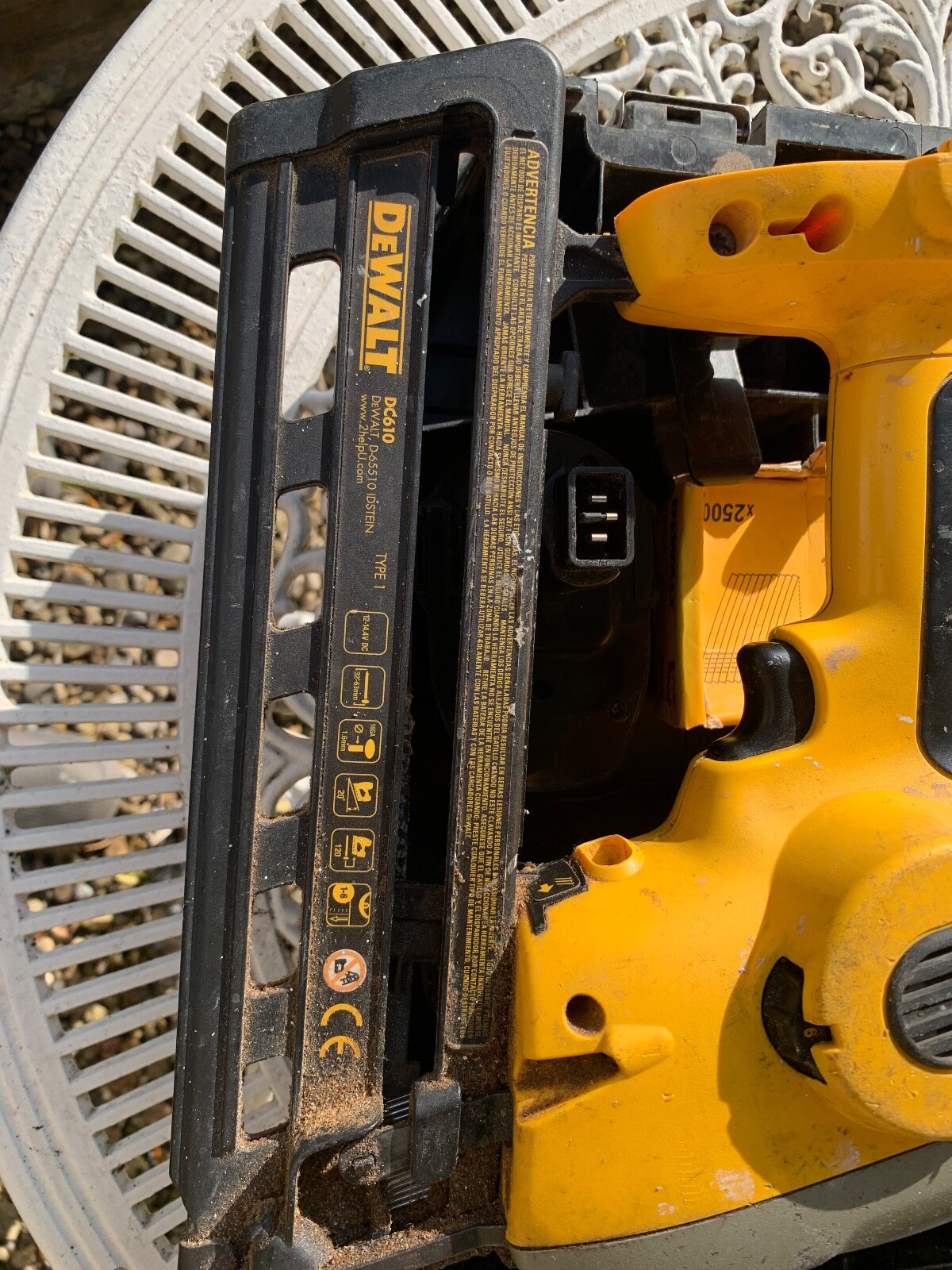 DeWALT Nail Gun DC610 and Hard Carry Case with 3 spare boxes of nails