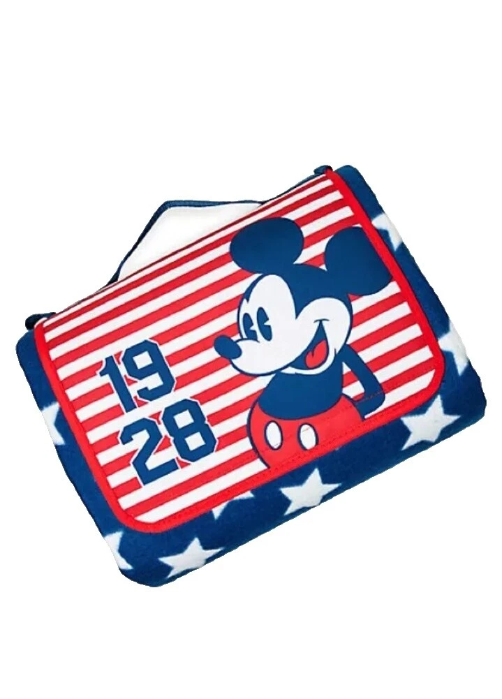 Fleece Flag Print White Blankets & Throws
