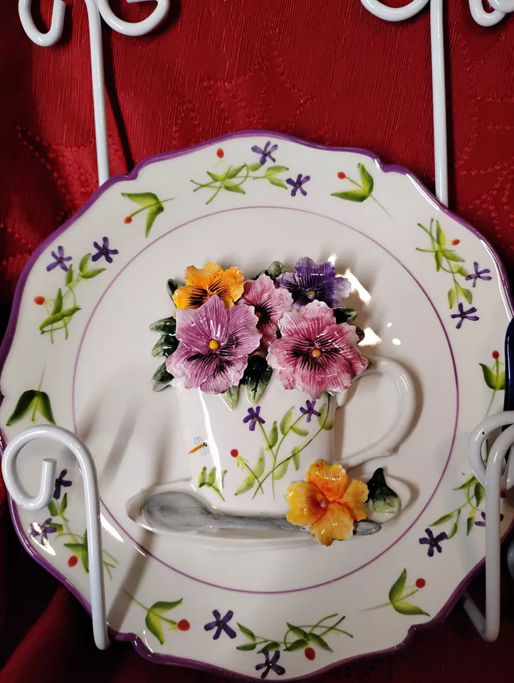 Juego de 3 - Platos Blancos Decorativos Efecto 3D Taza de Té Flores Jarra Decoración Percha Foto 2 de 4