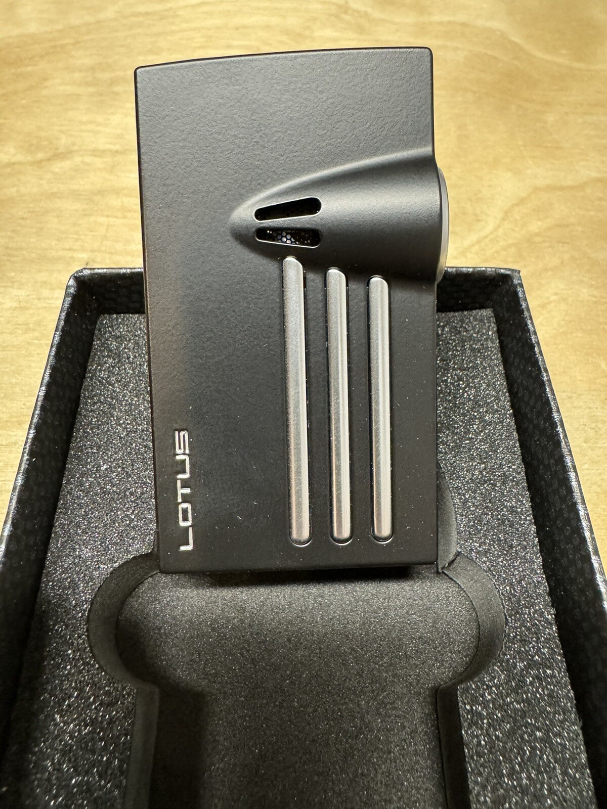 - L5220 - Black & Gun - New