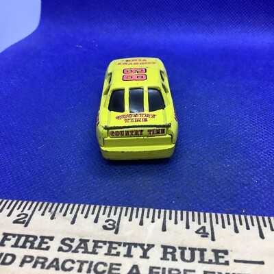 ゴールデンレーサー レトロおもちゃ Country Time Lemonade Nascar #68 Yellow Olds 1:64 Scale Kraft