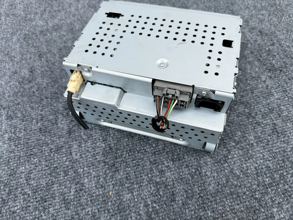 CD PLAYER HEAD UNIT 6 CD CHANGER 6G9N14C230 JAGUAR XK XKR (2007-2011) OEM - Image 3 of 4