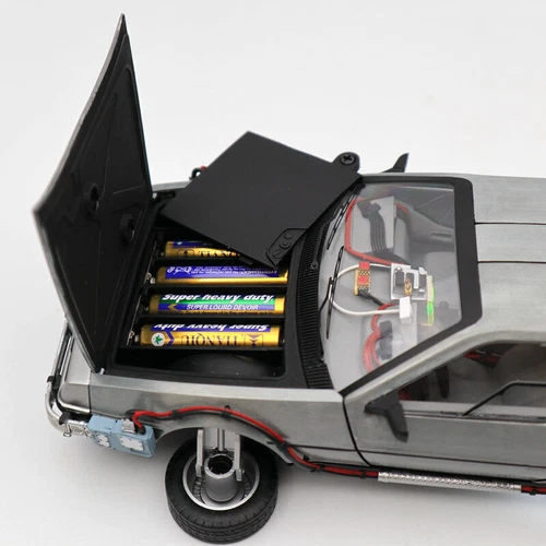 Hot Wheels 1/18 Back To The Future Time Machine Delorean BLY44 WITH LIGHT &S - Imagen 8 de 11