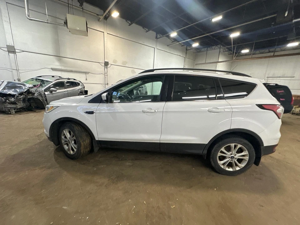 17 18 19 FORD ESCAPE Air Conditioning AC Compressor - Image 4 of 4