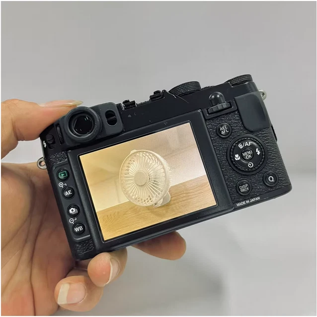 Fujifilm Fuji X Series X20 12.0MP 4x Optical Zoom Digital Camera Black - Image 2 of 4