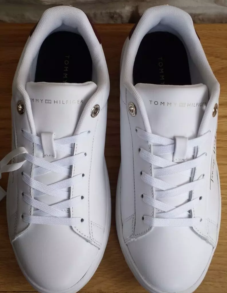 BNIB TOMMY HILFIGER WHITE LEATHER SIGNATURE COURT SNEAKERS U.K