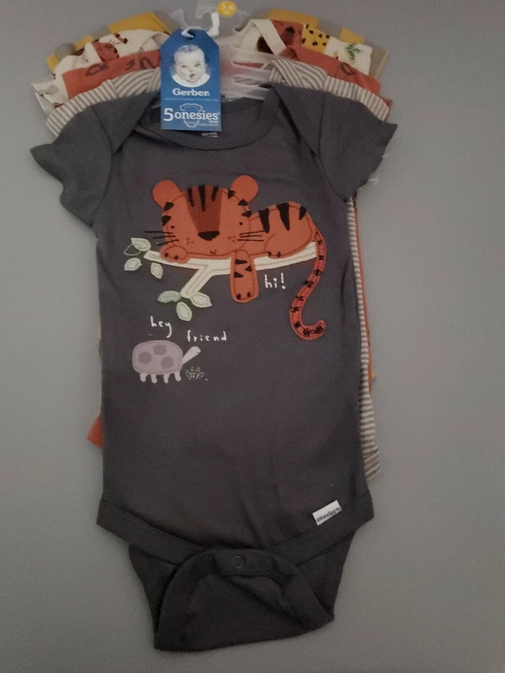 Gerber Boys Onesies 5pk Gift Pack & 3 matching mittens w/box & ribbon (3-6M) - Image 2 of 4