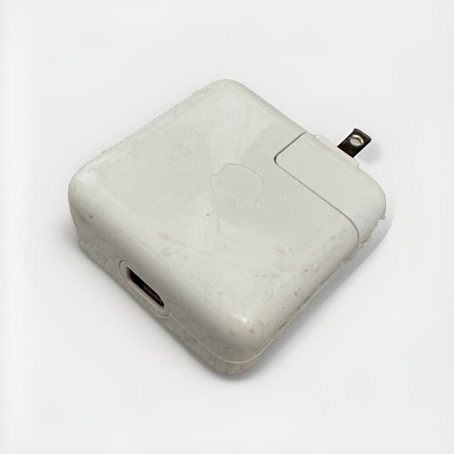 A1070 Apple iPod Power Adapter