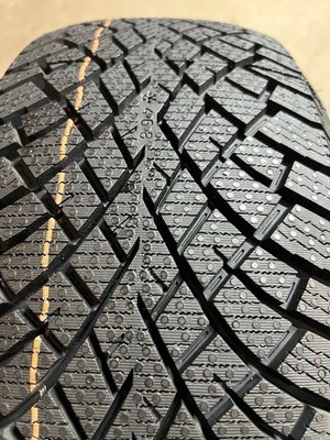 New 195/50R16 Nokian Hakkapeliitta R5 Studless - 88R - 11/32