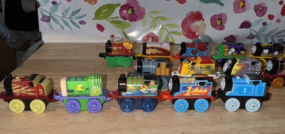 LOTE DE MINIS DE THOMAS THE TRAIN & FRIENDS PRECIO PESCADOR 3+ (E). Some Super Heroe Foto 4 de 4