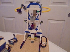 Lego 6456 Space Port Mission Control&mdash;COMPLETE w/Box, Manual & Rocket Engine