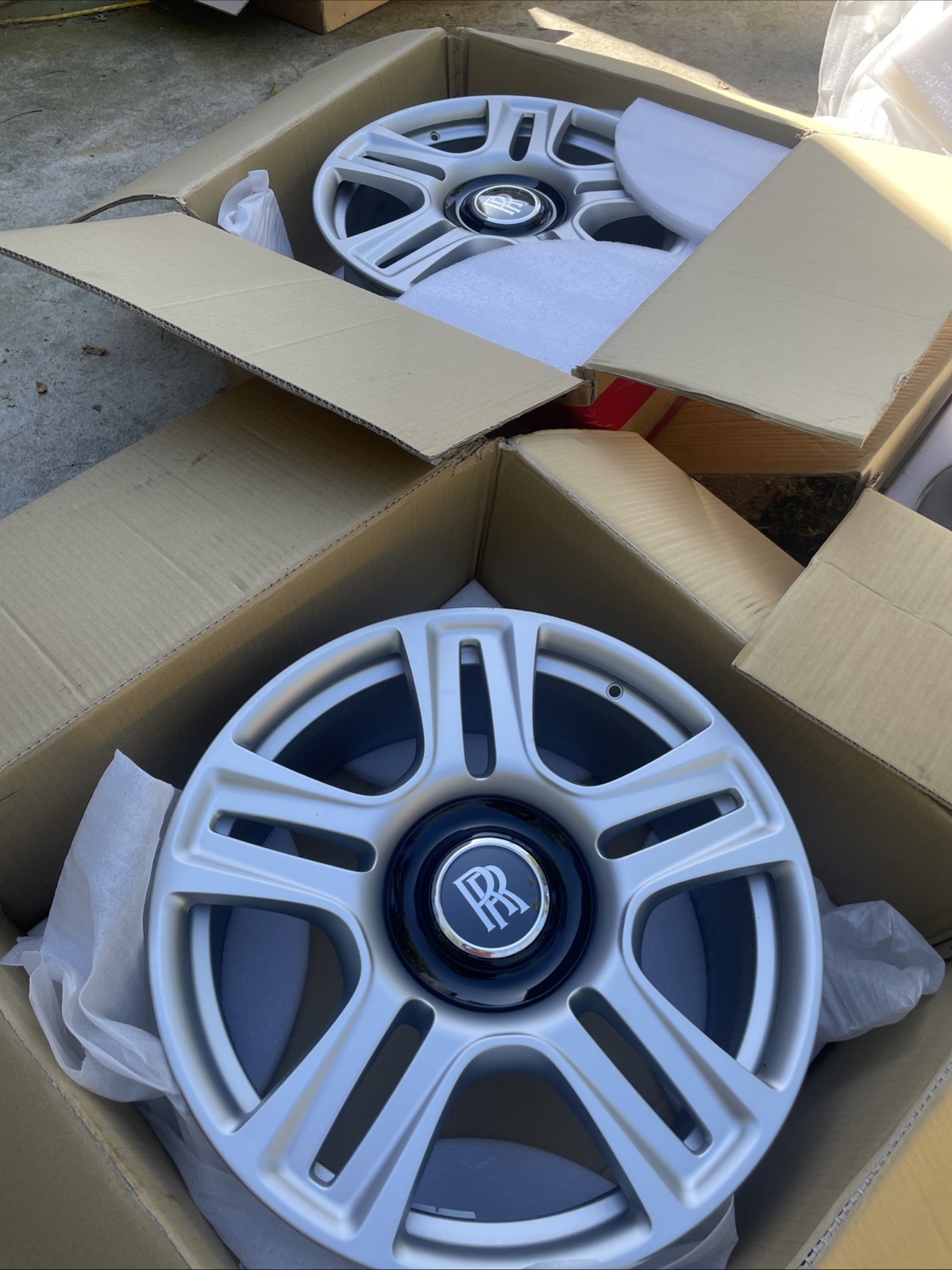 Rolls-Royce Rim 36-10-6-859-421 Alloy. As