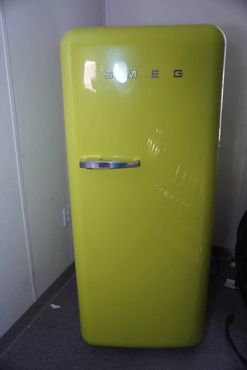 SMEG 50'S STYLE Freestanding mini fridge automatic By Smeg